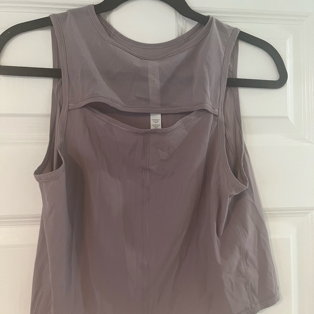 Lululemon workout tank - Picture 3 of 3